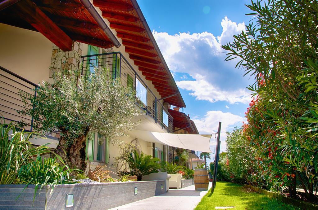 Residence Verdeblu Арко Екстериор снимка